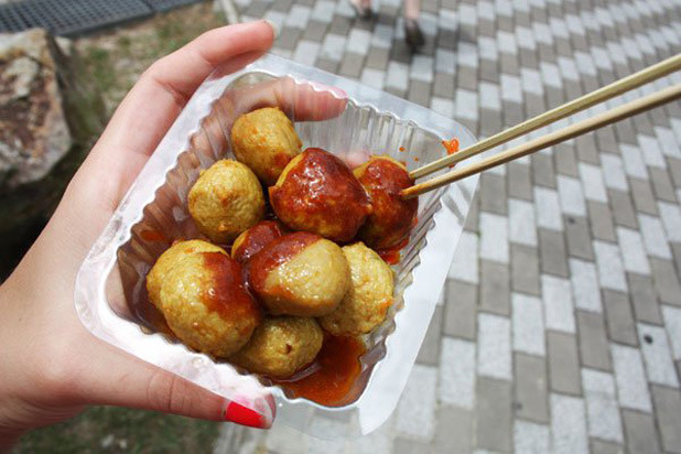 Hong Kong: Curry Fish Balls