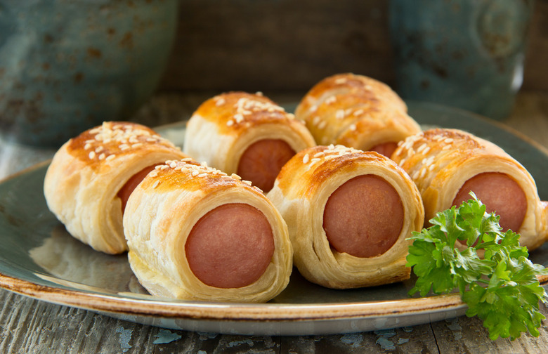 Chicago-Style Pigs in a Blanket 