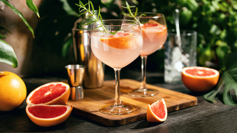 cocktails with grapefruit