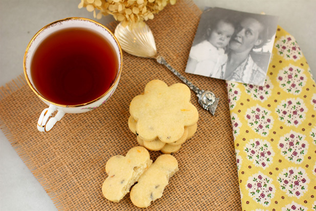 The Devil's Food Advocate — Lemon-Lavender Shortbread