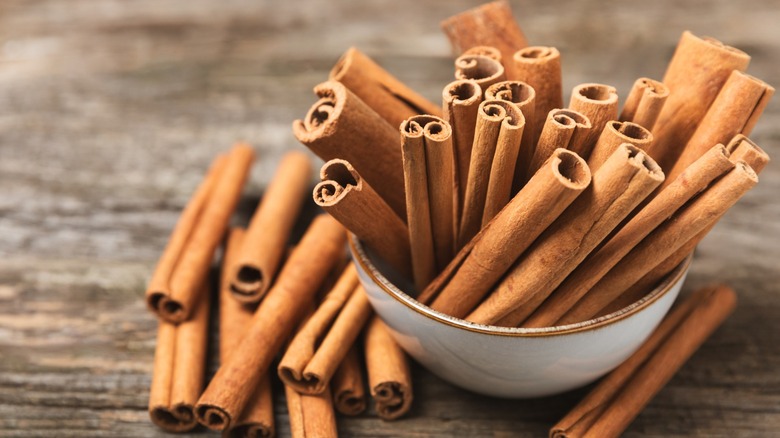 Cinnamon sticks in bowl