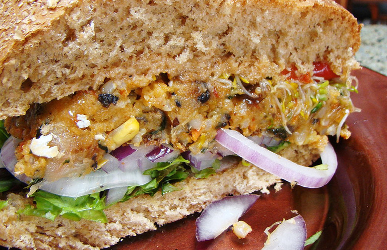 Quinoa Black Bean Veggie Burger