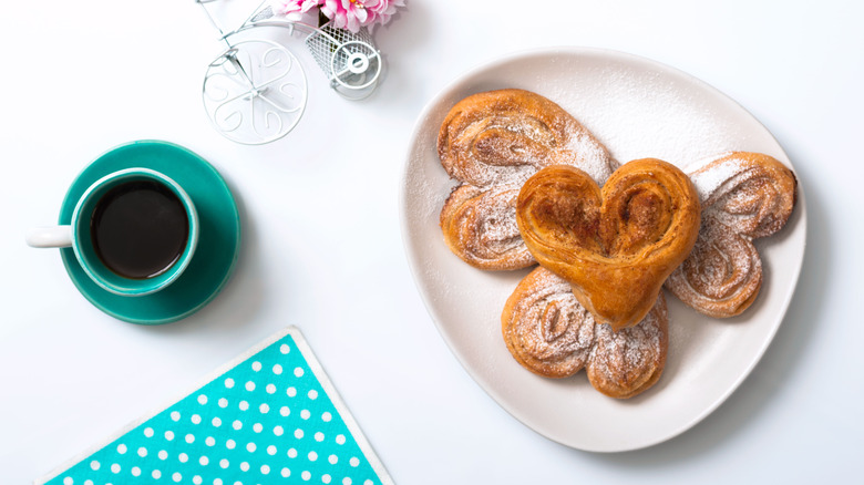 Cinnamon bun hearts