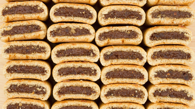 Rows of Fig Newtons