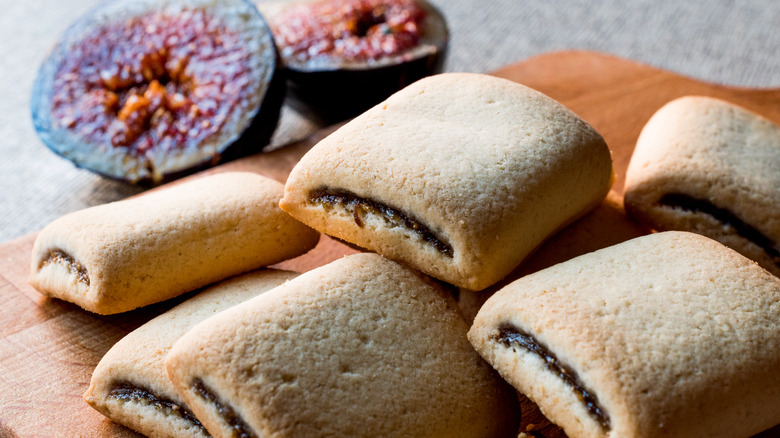 Fig Newtons and sliced figs