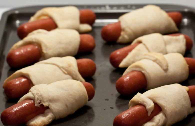 Chicago-Style Puff-Pasty Pigs in a Blanket