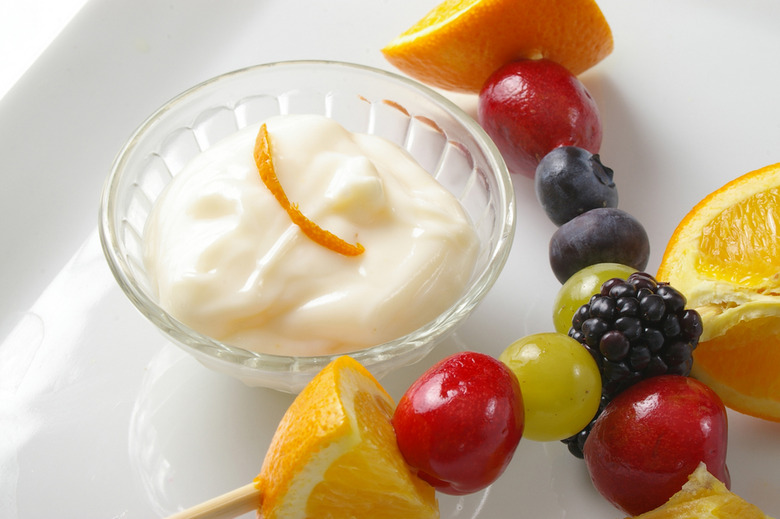 Sweet Yogurt Fruit Dip