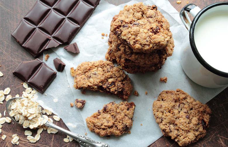 Banana-Oatmeal Chocolate Chip Cookies