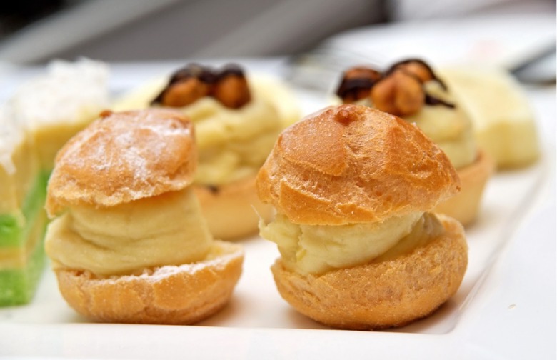 Durian puffs