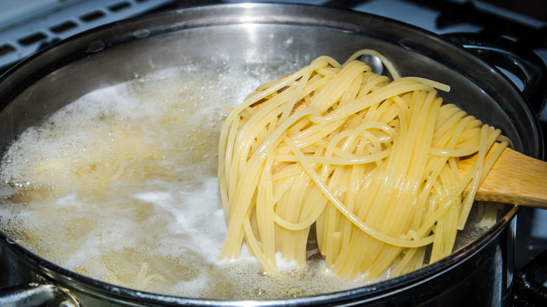 big pot of boiling pasta