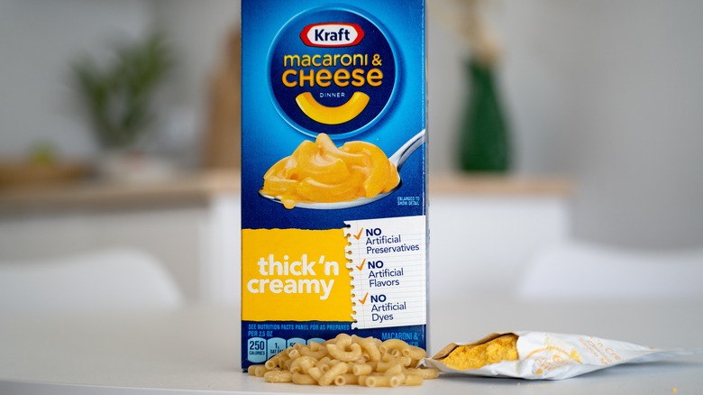 Kraft macaroni and cheese box