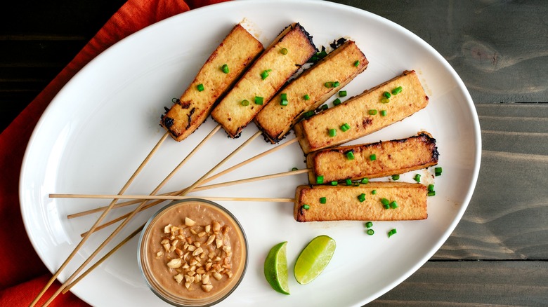 Peanut sauce and fried tofu