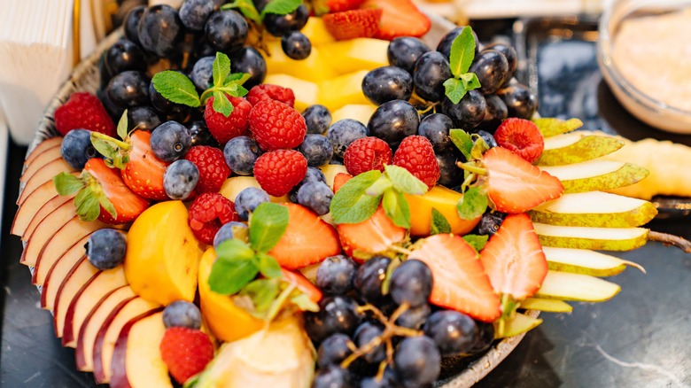 pre-cut fruit platter
