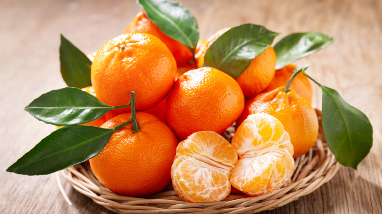 Basket of fresh mandarin oranges