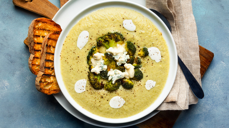 Pear bisque with gorgonzola topping