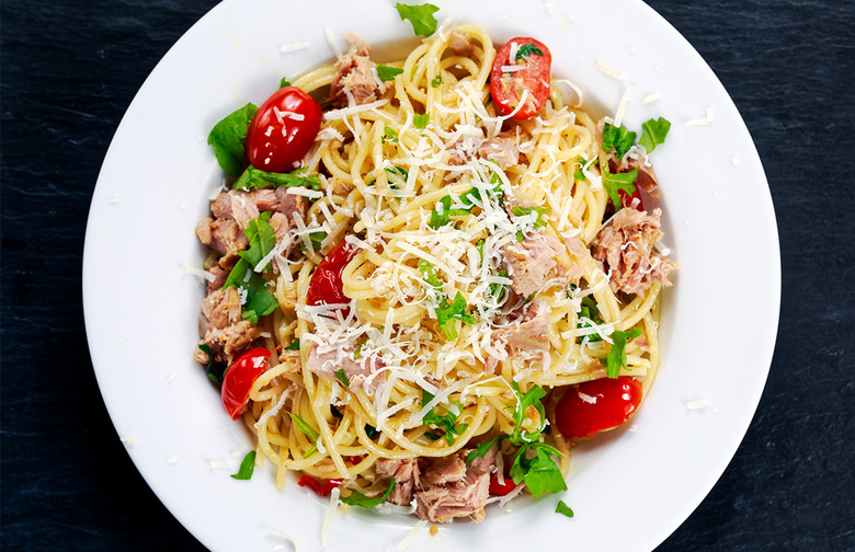 Pasta With Tuna and Tomato Cream Sauce