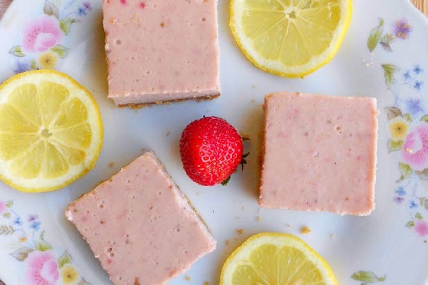 Strawberry Lemonade Bar Recipe