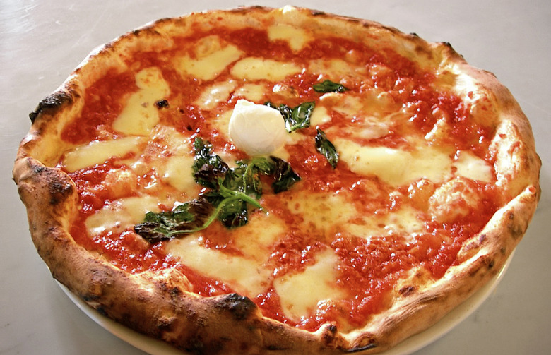 There's an Organization That Verifies 'True' Neapolitan Pizza Around the World 