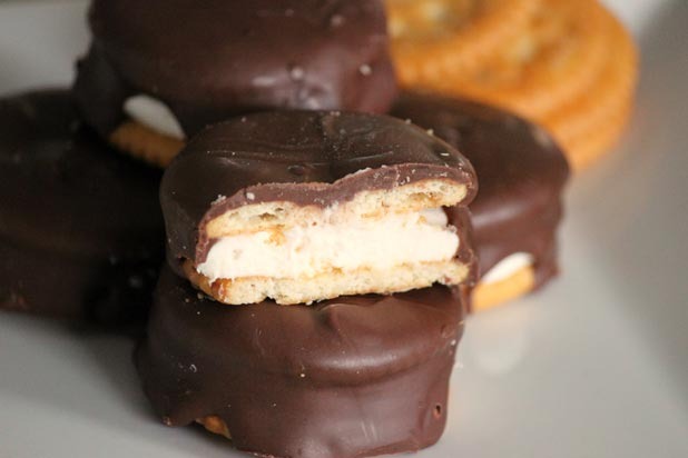 Mini Ritz Cracker Moon Pies Recipe