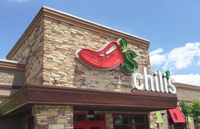 Chili's Dabbles in Pizza