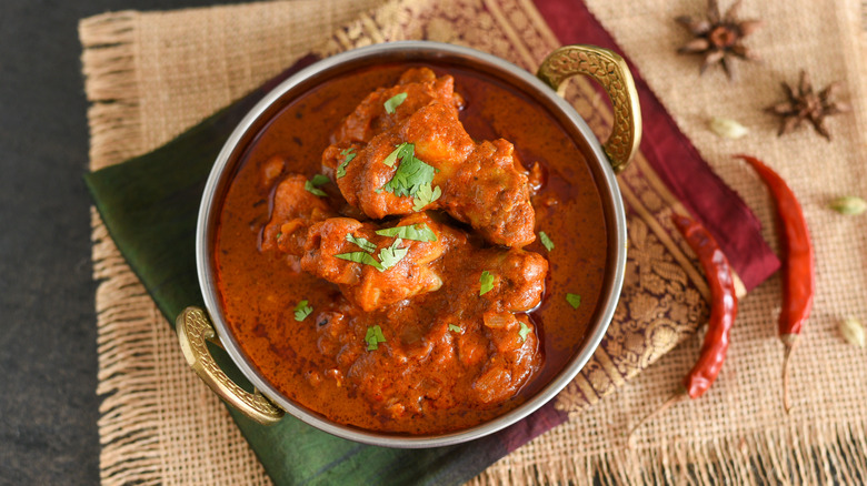 Bowl of vindaloo curry