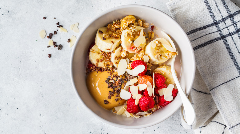 Granola with peanut butter