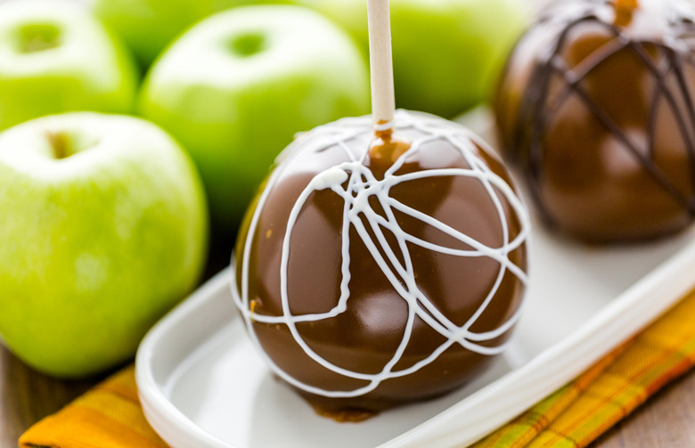 Chocolate-Dipped Caramel Apples