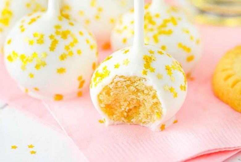 No-Bake Champagne Cookie Pops