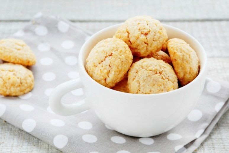 Cornmeal and Coconut Cookies