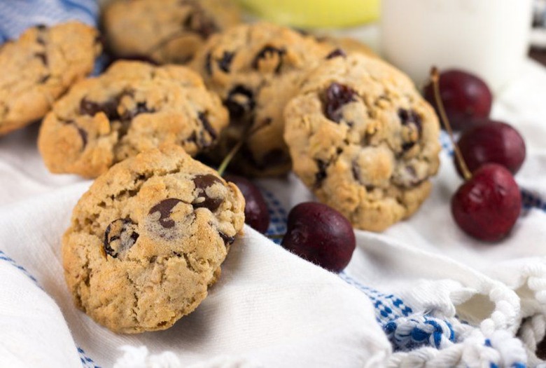 Oatmeal Cherry Chocolate Chip Cookies