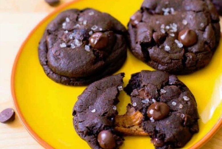 Salted Caramel Dark Chocolate Cookies