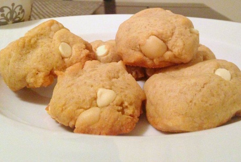 White Chocolate Chip Macadamia Nut Cookies