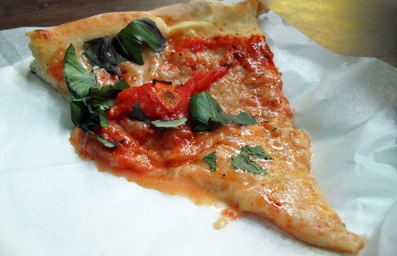 #2 Di Fara, Brooklyn (Classic Round Pie: Mozzarella, Parmigiano-Reggiano, plum tomato sauce, basil, olive oil, sausage, peppers, mushrooms, onions)