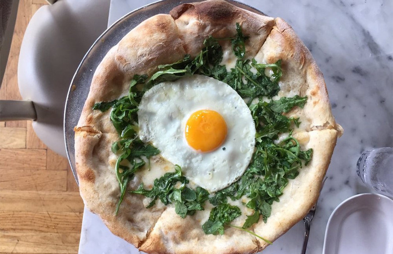 #75 Nellcôte, Chicago, Ill. (Sunnyside Up Organic Egg: D.O.P. fontina, mozzarella, arugula)