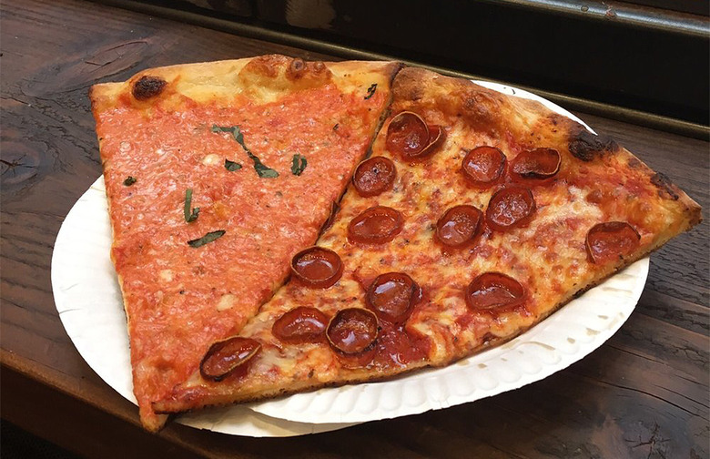 #88 Sofia Pizza Shoppe, New York City (Classica: Plum tomato sauce and mozzarella)