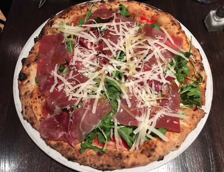 #4 Kesté, New York, N.Y. (Kesté: Tomato sauce, buffalo mozzarella, prosciutto di Parma, arugula, gran cru olive oil)