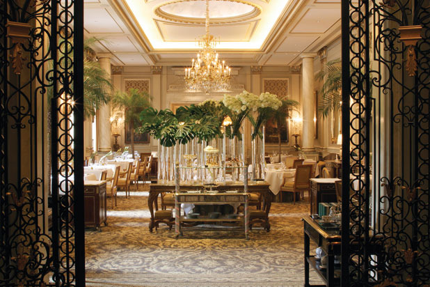 #10 Le Cinq at the Four Seasons Hotel George V (Paris)