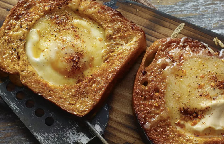 Cedar Plank Grilled Egg in Toast