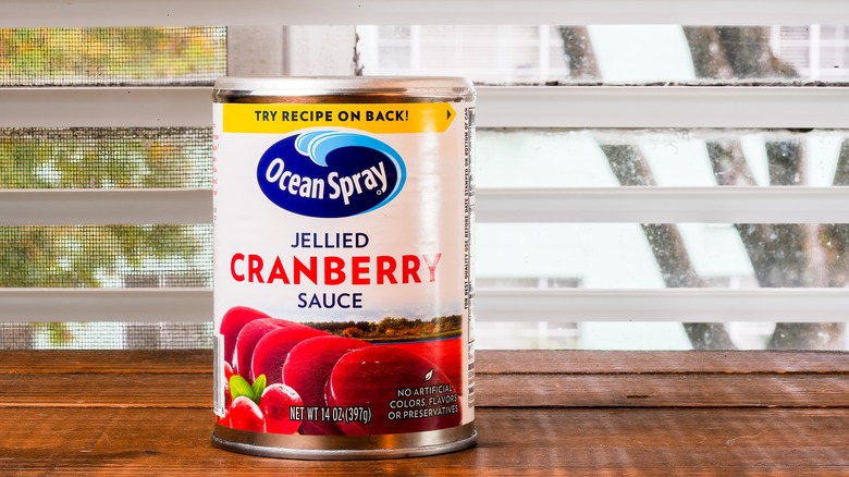 Ocean Spray cranberry sauce can