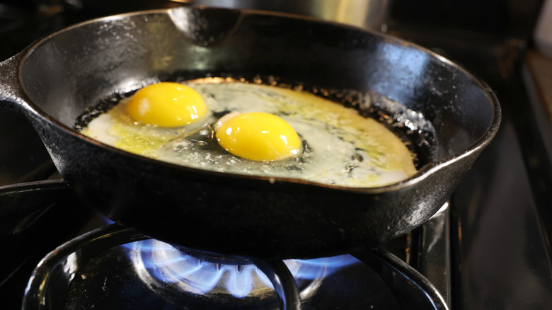 Frying eggs on low heat