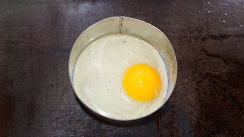 Egg in a ring mold