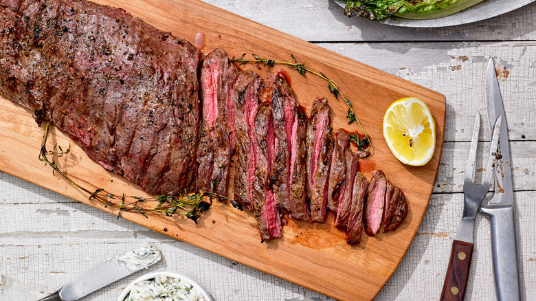 Grilled skirt steak slices