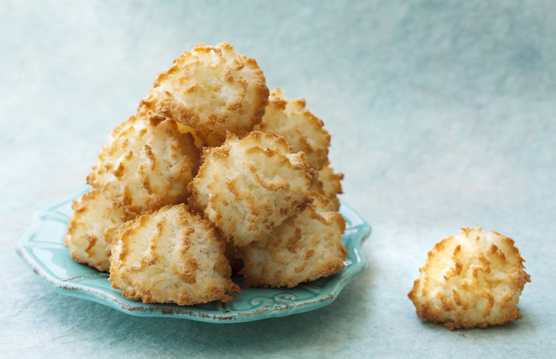 Perfectly Squidgy Coconut Macaroons