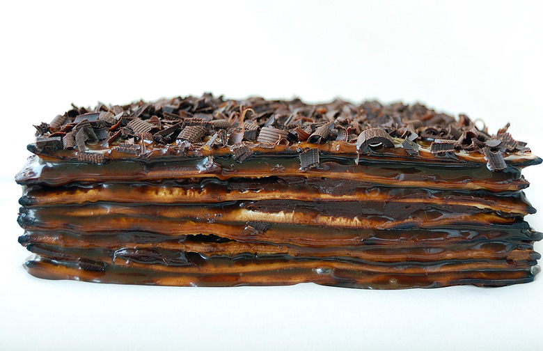 Easy, No-Bake Chocolate Matzo Cake