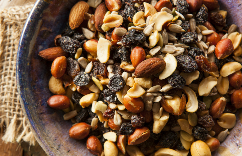 Trail Mix with Raw Almonds and Sunflower Seeds