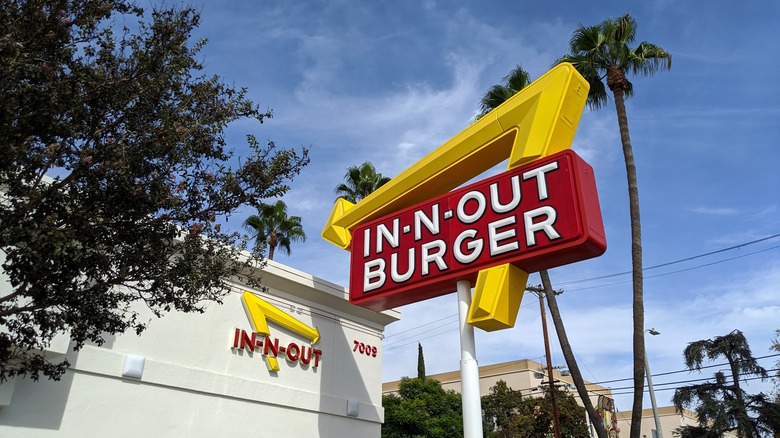 In-N-Out exterior