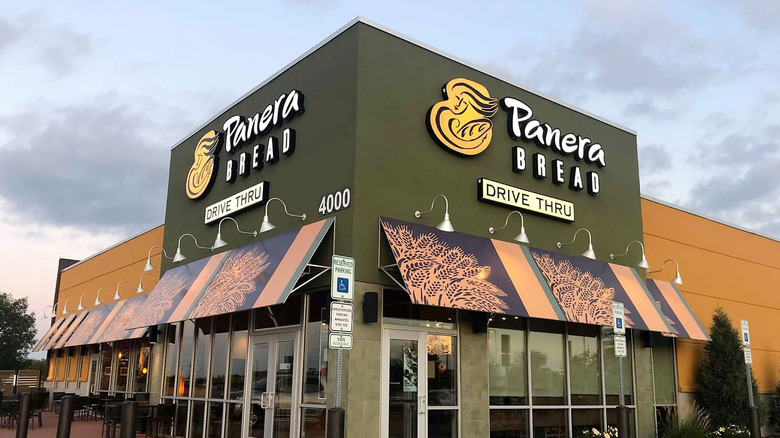 panera bread exterior