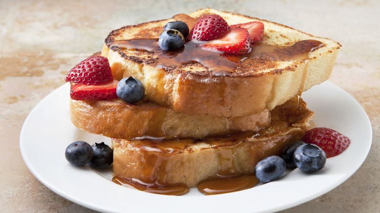 French toast topped with berries