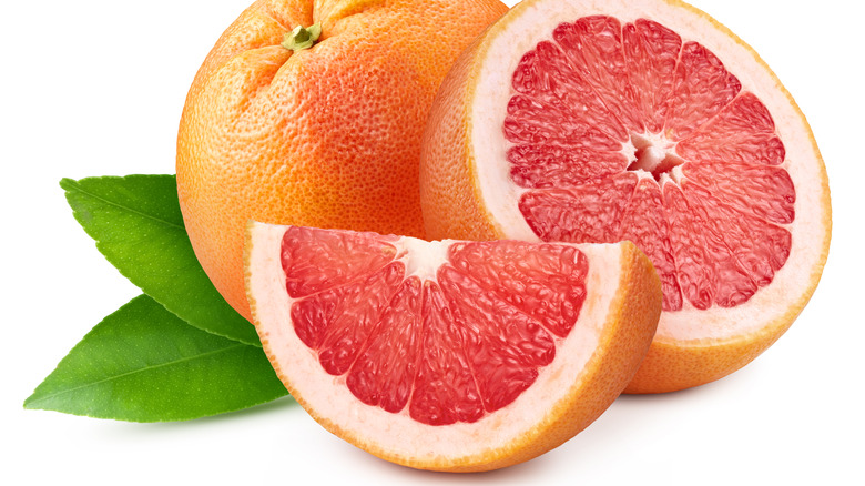Grapefruit whole and sliced