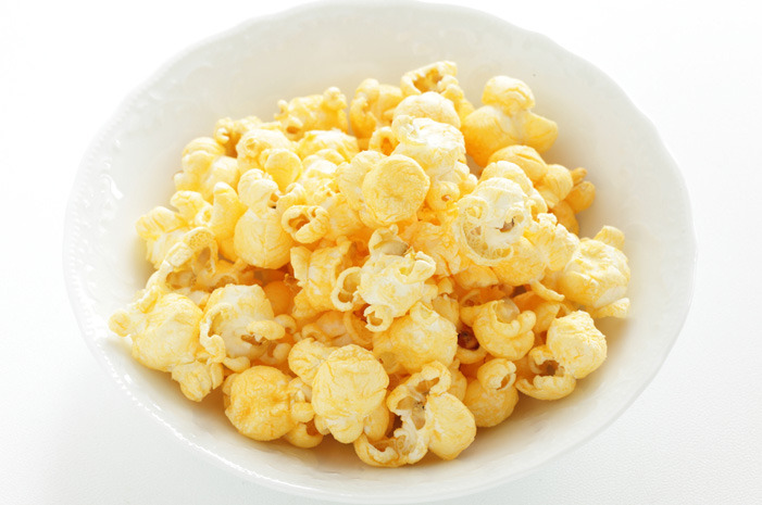 'Cheesy' Popcorn with Nutritional Yeast